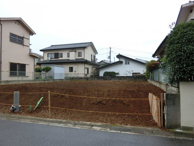習志野市藤崎４丁目　売地　建築条件なし　約７０坪の整形地　更地の外観