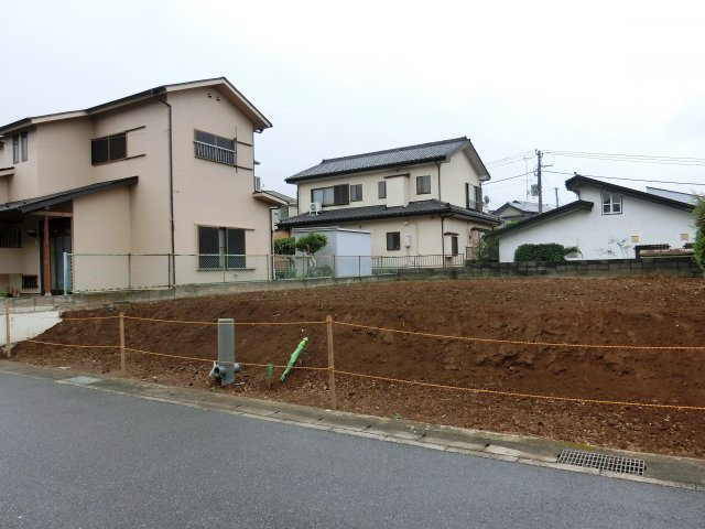 習志野市藤崎４丁目　売地　建築条件なし　約７０坪の整形地　更地の外観