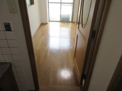 REVERY朱雀（リバリー朱雀）の内装|廊下から～