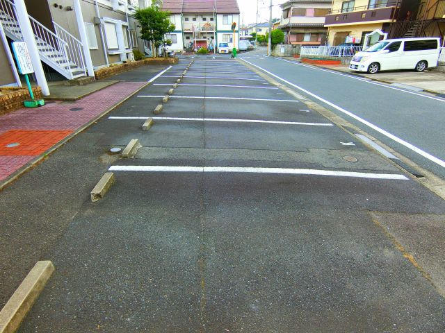 フレグランス錦の駐車場