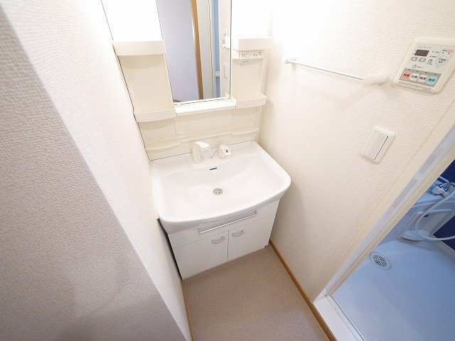 フローレンス　四条大路の洗面所|スペースが確保できる洗面所です