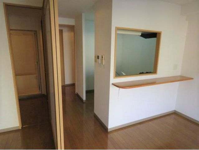 【居間・リビング】 | D-Style府内 | 自炊が楽しくなるキッチンスペース！ビルトインの２口コンロ付き。（同間取りの写真です）