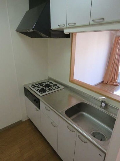 【キッチン】 | D-Style府内 | 自炊が楽しくなるキッチンスペース！ビルトインの２口コンロ付き。（同間取りの写真です）