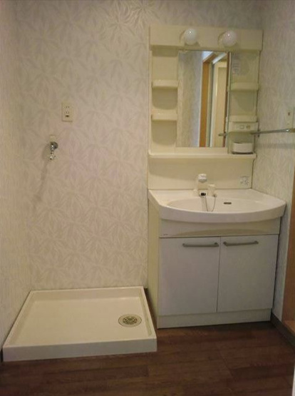 【洗面所】 | D-Style府内 | 広々とした独立洗面所！洗濯機も室内に置けます！（同間取りの写真です）    