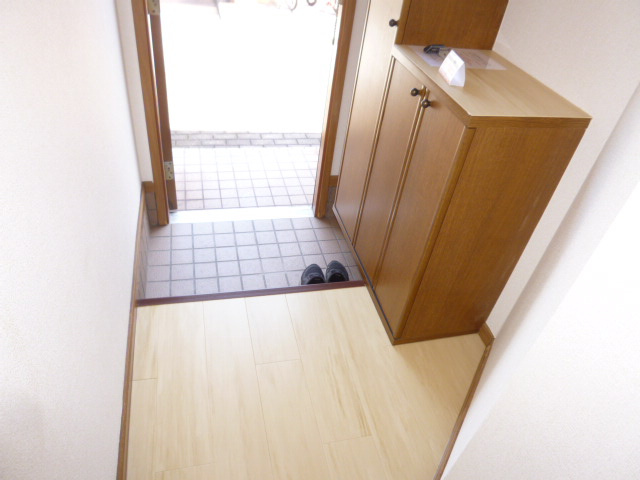 ツインシャトーBの玄関