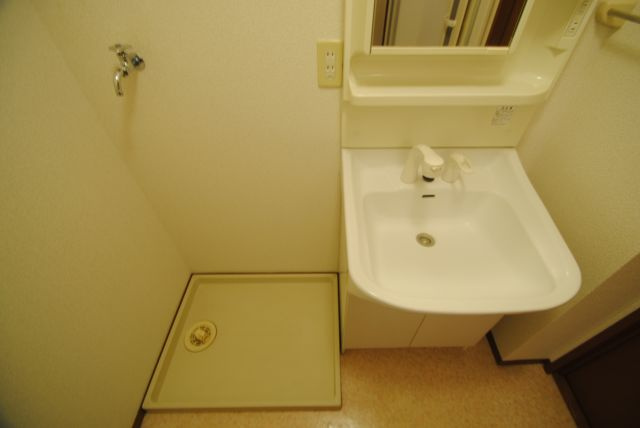 メゾン・ド・ユニオンの独立洗面台|内装イメージ：同物件別室