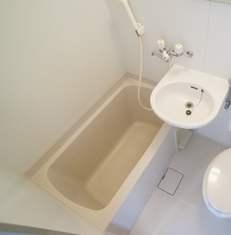 ロイヤル伊丹の浴室|参考、同建物・反転間取りの号室