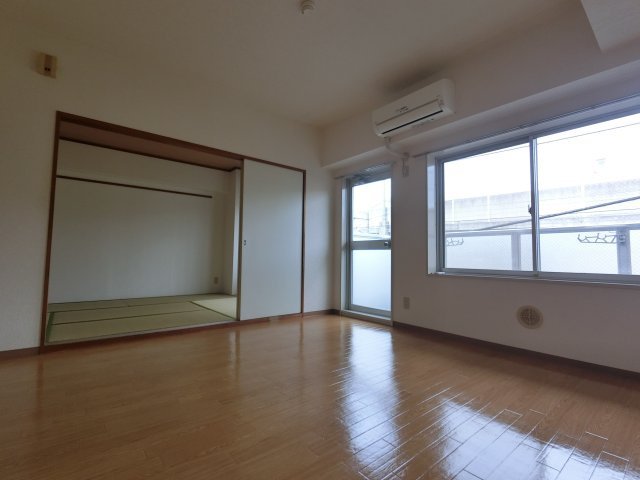 【居間・リビング】