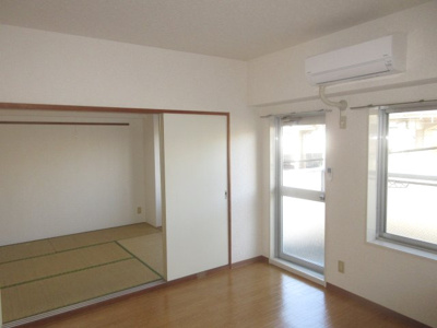 【居間・リビング】 | 藤ハイム | 落ち着いた雰囲気の和室です