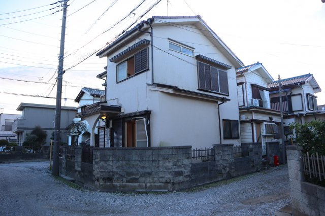 八千代市八千代台南１丁目　中古戸建　リニューアル住宅　東南角地の外観|東南角地