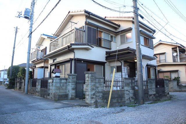 八千代市八千代台南１丁目　中古戸建　リニューアル住宅　東南角地の外観|八千代市八千代台南１丁目　中古戸建　東南角地　平成25年建物内部大規模リフォーム　平成27年外装リフォーム