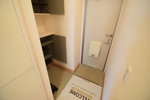 ブランシュールＢの玄関|下駄箱付きの玄関です