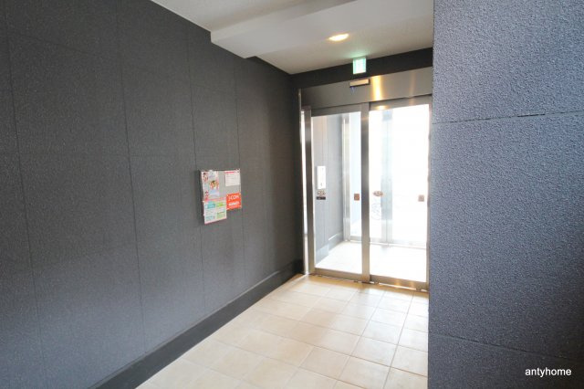 ラヴィータ西梅田のロビー