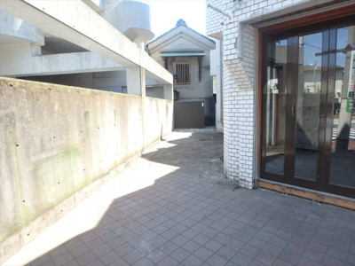 【駐車場】 | シルバー玉川 | 小型車2台縦列駐車可