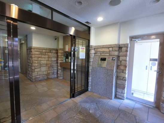 【エントランス】