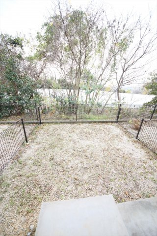 サニーヒル平山Bの庭