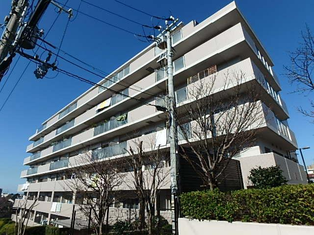 ロイヤルアーク明石東野町の外観