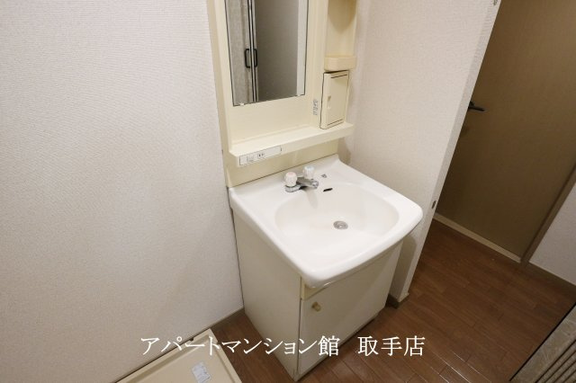 ボンシャンス一番館の独立洗面台
