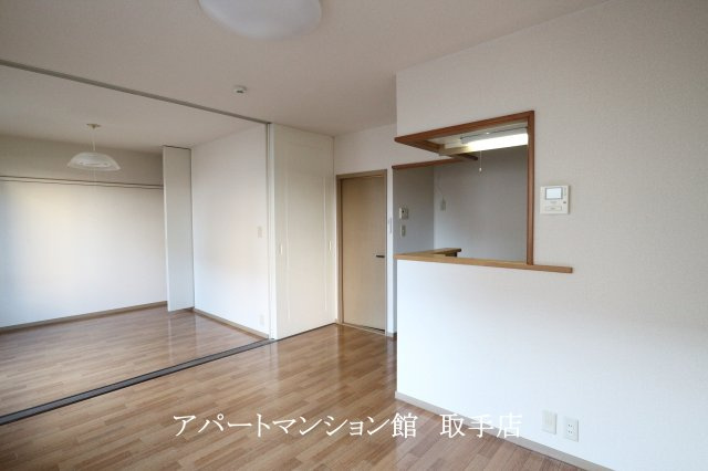 ボンシャンス一番館の居間・リビング
