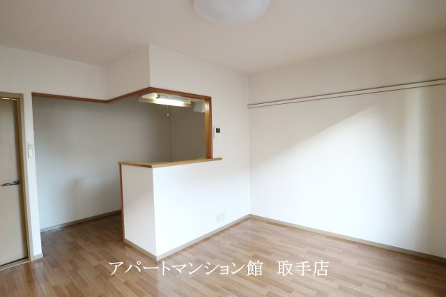 ボンシャンス一番館の居間・リビング