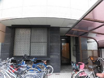 アーバンレイ１２のエントランス