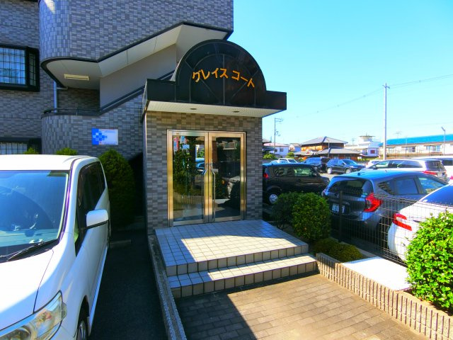 グレイスコートのエントランス