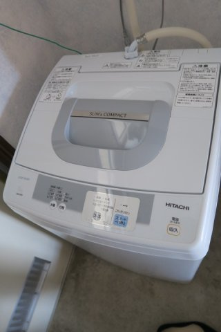 ジョリーハイツの設備|洗濯機が備え付きです。