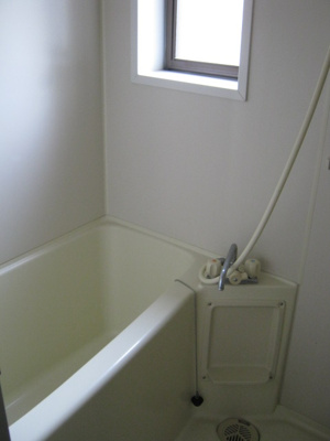 【浴室】 | コーポスズラン | 日々の暮らしに欠かせないお風呂です