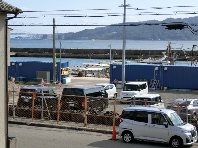 明石市港町 中古戸建の展望|バルコニーからの眺望です　淡路島　明石海峡大橋がみえます