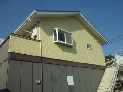 【外観】 | パインハイツ | 角部屋は出窓付き