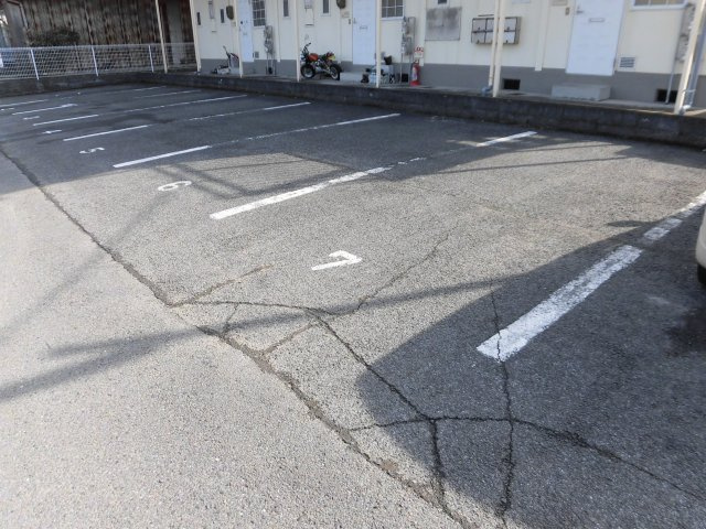 パナタウン杉ノ本Bの駐車場