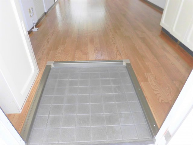 パナタウン杉ノ本Bの玄関