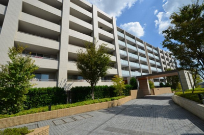 【外観】 | ブランズ市が尾ヒルトップ | 車寄せもあるのでたくさんお買物をしても大丈夫！