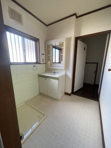 津山市総社　借家　5LDKの洗面所