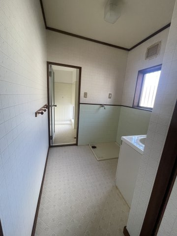 津山市総社　借家　5LDKの洗面所