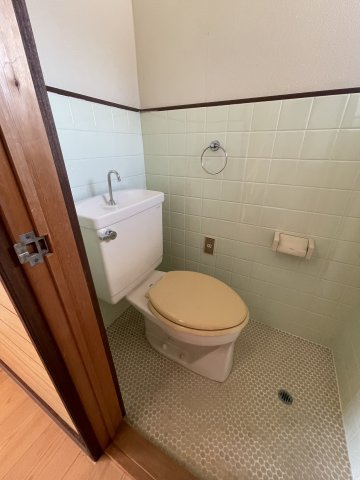 津山市総社　借家　5LDKのトイレ|2F