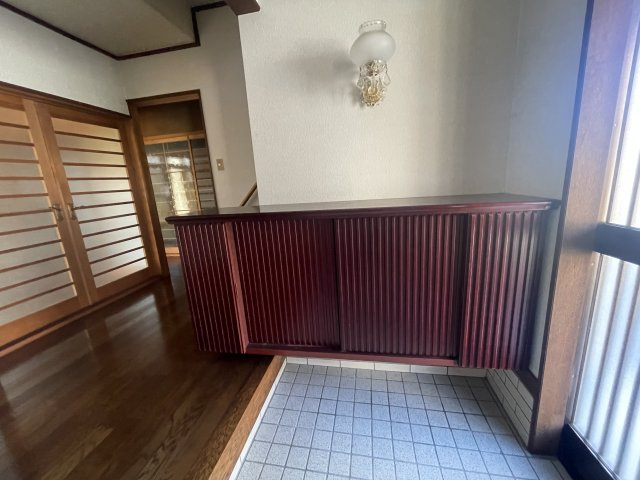 津山市総社　借家　5LDKの玄関