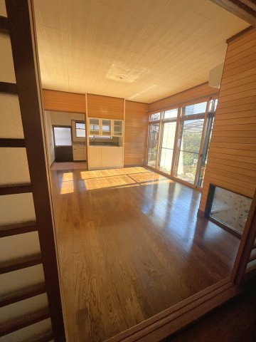 津山市総社　借家　5LDKの居間・リビング