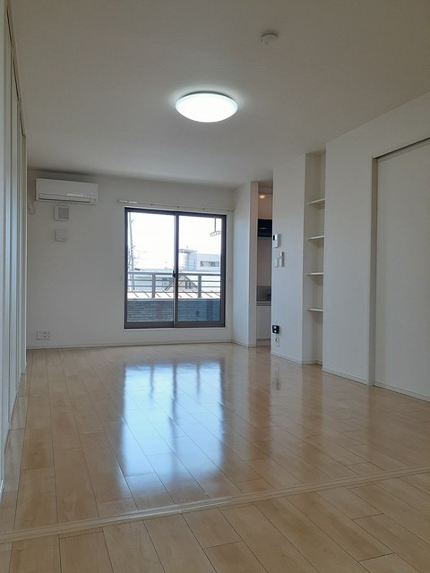 エターナルの居間・リビング