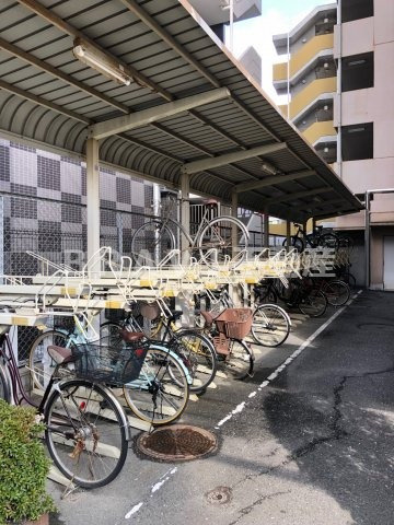 シャトレ緑橋　BRAVI不動産のその他共用部分|【シャトレ緑橋】駐輪場