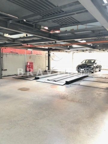 シャトレ緑橋　BRAVI不動産の駐車場|【シャトレ緑橋】駐車場です