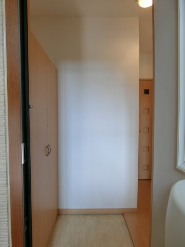 サン　エクセル　A棟の玄関