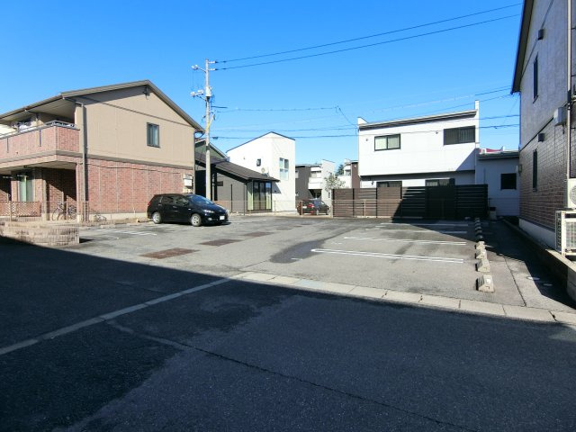 サン　エクセル　A棟の駐車場