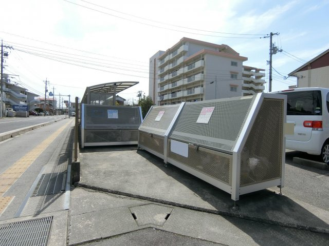 サン　エクセル　A棟の駐車場
