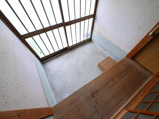 大西政男貸家の玄関|ゆったりとした玄関です