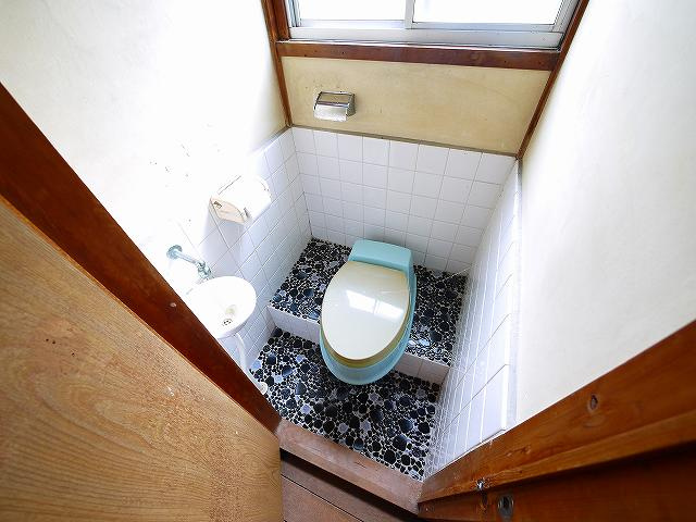 大西政男貸家のトイレ|清潔感のあるトイレです