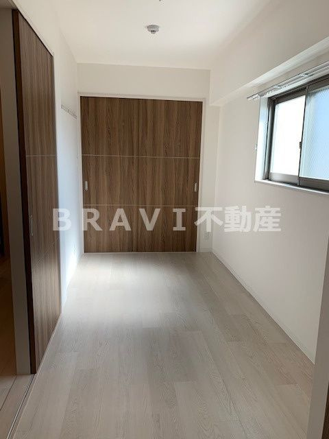 ラ・メゾンヴェール上町　BRAVI不動産の寝室|【ラ・メゾンヴェール上町】落ち着いて過ごせるお部屋なので、寝室にいかがでしょうか