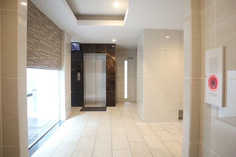 ラ・メゾンヴェール上町　BRAVI不動産のロビー|【ラ・メゾンヴェール上町】毎日通るロビーはこのようになっています