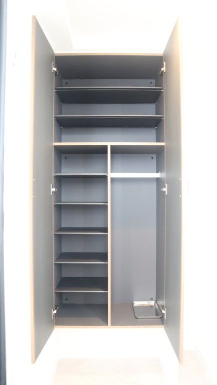 ラ・メゾンヴェール上町　BRAVI不動産の玄関|【ラ・メゾンヴェール上町】シューズボックス