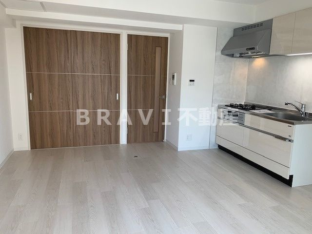 ラ・メゾンヴェール上町　BRAVI不動産の居間・リビング|【ラ・メゾンヴェール上町】ゆったりとした居間です